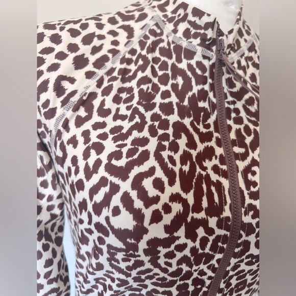 EUC J. Crew Brown Cream Leopard Rash guard Top Swim L Large UPF 50+ - Picture 7 of 7